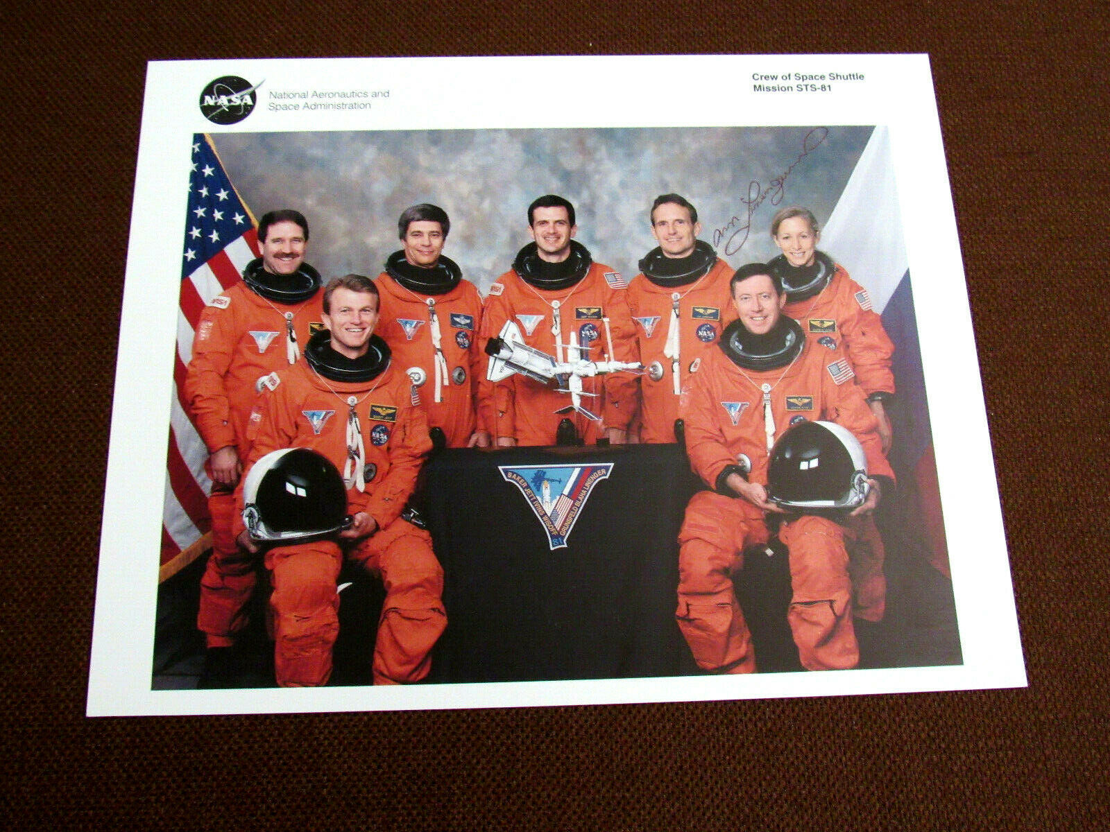 JERRY LINENGER STS-81 NASA SHUTTLE ASTRONAUT SIGNED AUTO COLOR 10X8 LITH... - $39.59