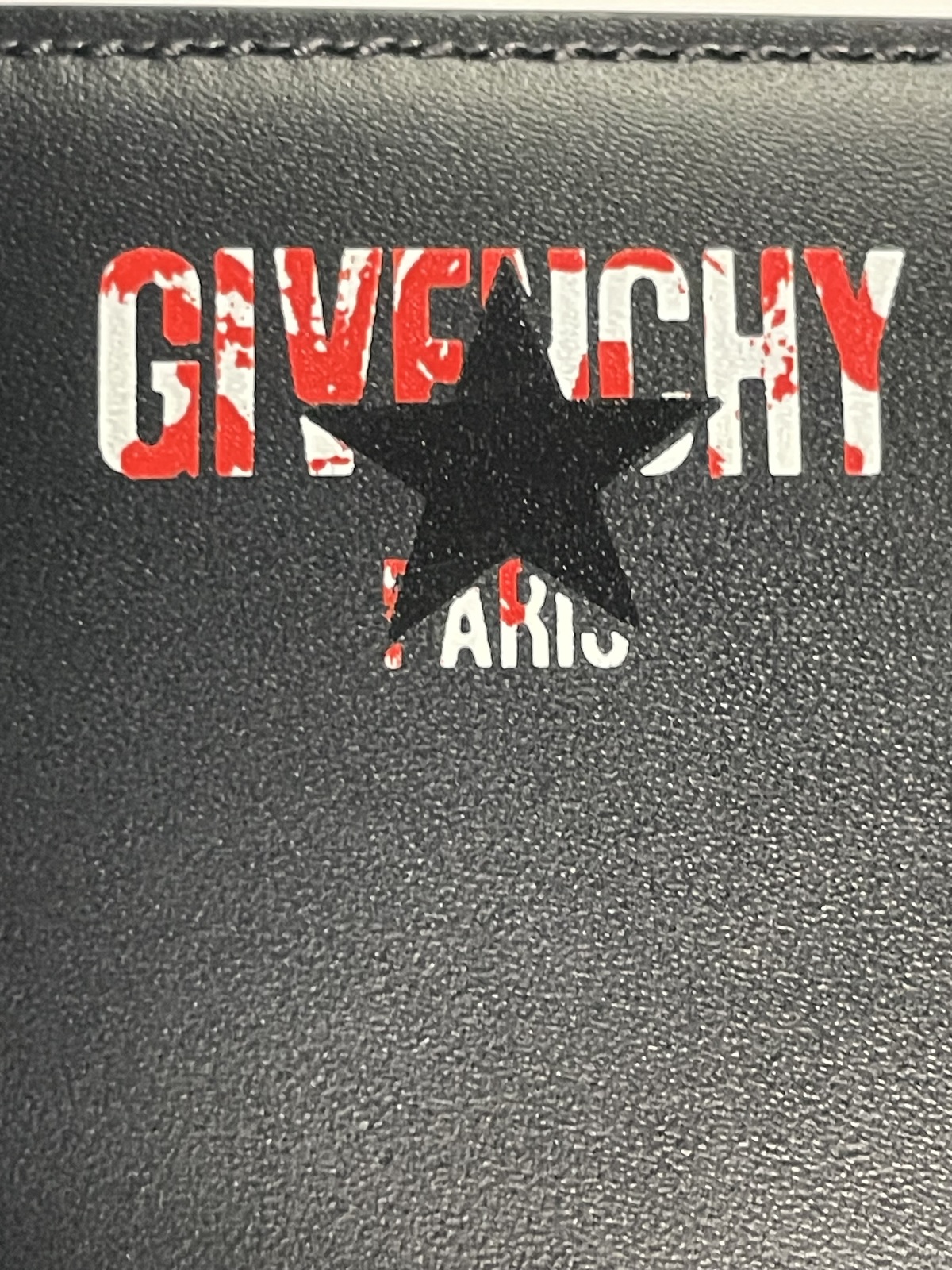 Givenchy &#39;Star Logo&#39; Men&#39;s Black Leather Wallet Msrp 595$ - $249.00