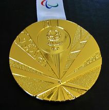 Tokyo 2020 Olympic Replica Paralympic &#39;Gold&#39; Medal with Ribbons &amp; Displa... - £39.02 GBP