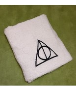 Embroidery Hand Towel The Deathly Hallows Black Thread - $205.56 MXN