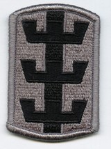 130th ENGINEER BRIGADE ACU PATCH (GRAY ON BLACK) WITH HOOK &amp; LOOP :KY25-20 - $73.91 MXN