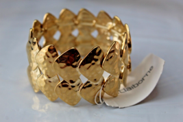 Liz Claiborne Gold Tone Stretch Bracelet Hammered Triangles NEW - £12.07 GBP