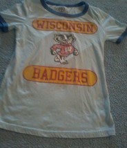 Wisconsin Badgers Cute Retro T Shirt Women&#39;s Juniors Sz Small - £19.38 GBP