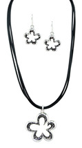 Silver Necklace Matching Earrings Clover Shape Free Ship Fashion Jewelery New - £7.77 GBP