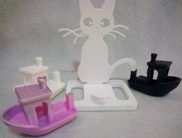 3D Cat Phone Holder Printed Figurine and 3D Printed Benchy Boats 6# - £18.55 GBP