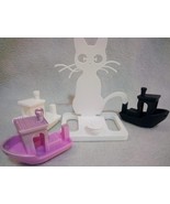 3D Cat Phone Holder Printed Figurine and 3D Printed Benchy Boats 6# - $438.35 MXN