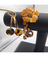 Aimada Mother Of Pearl Brown Craved Bracelet With Hoop Earrings - €19,53 EUR