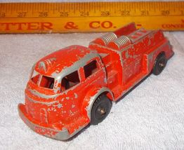 Vintage Hubley Die Cast Pressed Steel Fire Truck Toy no 402 Ca 1950&#39;s - £10.16 GBP