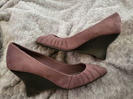 Fioni Purple Suede Peep Toe Wedge 71319, Size 8.5 - £23.54 GBP