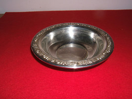 Vintage Silverplate Round Serving Bowl Dish - £7.85 GBP