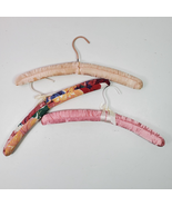 Vintage Wire Wood PADDED Clothes Hangers SET OF 3 Multicolor - $446.90 MXN
