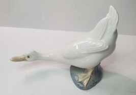 Nao By LLADRO White Goose Figurine 1978  Daisa Spain 6in Long Porcelain Vintage - £19.40 GBP