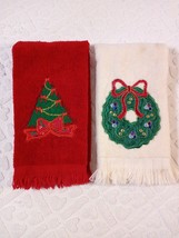 Vtg Christmas Finger Tip Hand Towels Bathroom Embroidered Wreath Tree Gr... - $12.16