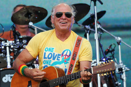 Jimmy Buffett In T-Shirt Concert With Guitar 18x24 Poster - $23.99