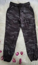 Athleta Girl&#39;s  Green Camo Sweat Pants Warm Up Jogger Size 7 - $376.14 MXN
