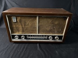 1966/1967 Vintage Admiral Dual Speaker Tube Table Radio AM/FM YH611 Tested Video - £71.94 GBP