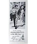 FLEISCHMANN&#39;S Whiskey-Blended-Man in Suit with lady - 1962 Vintage Print Ad - $10.97