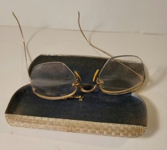 Vintage Eye Glasses Wire Frame in Glasses Case - $30.00