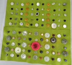 108 VINTAGE assorted buttons lot BAKELITE LUCITE 1950&#39;s 1960&#39;s - £51.55 GBP