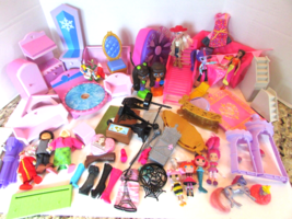 Lot of Mixed Toys Parts Barbie Wood Doll Furniture &amp; Figures LOOK - £12.41 GBP
