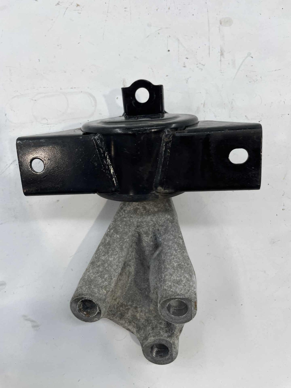 2012-2020 Chevrolet Sonic Left Driver Side Transmission Mount LH OEM Item image 5
