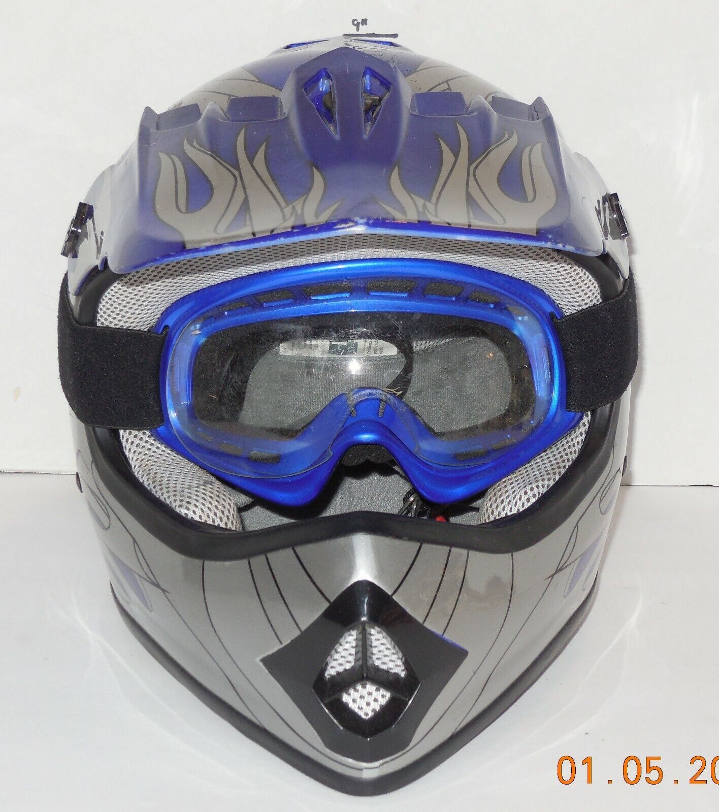 Primary image for TCMT HY601 Motocross Helmet Size Large 53-54cm Blue DOT approved with goggles