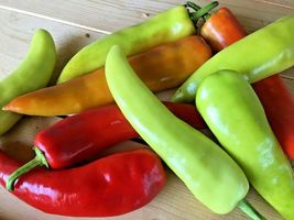 101 Hungarian Sweet Wax Pepper Seeds Vegetable Garden Container  - £9.42 GBP