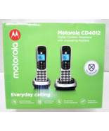 Motorola Digital Cordless Answering Phone System with  2 Handsets - CD4012 - $719.09 MXN