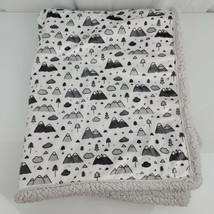 Elements of Style White Gray Mountain Cloud Soft Baby Sherpa Blanket RUNT 1478 - £47.47 GBP