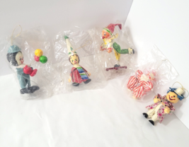 Paper Mache Lot 5 Vintage Clowns Christmas Ornaments Balloons Skateboard... - $490.98 MXN