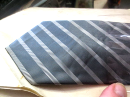 Hermes Paris Men&#39;s 100% Silk Ties two tone Gray Diagonal Design - $100.00