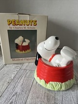 Vintage Willitts Designs Peanuts Snoopy Music Box “Sitting On Top Of The World” - $112.19