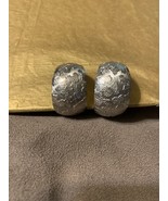 Pair of Vintage Silvertone Clip-On Earrings - Engraved Floral Design - £1.14 GBP