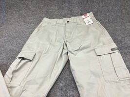 Wrangler Pants Mens 30x34 Relaxed Fit Cargo Pants Beige Work Outdoor Khaki. - $16.82