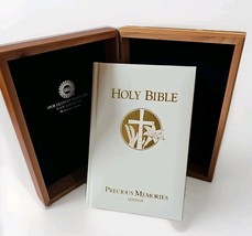 PRECIOUS MEMORIES Holy Bible King James Version Wooden Box Case and bible. - $271.41 MXN
