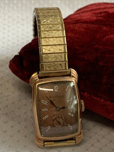 Bulova Wrist Watch in Case 6.25&quot; Speidel Stretch Band Goldtone Runs &amp; Ke... - £101.33 GBP
