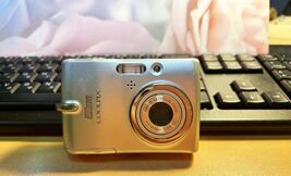 Nikon COOLPIX L11 6.0MP Digital Camera silver - $60.00