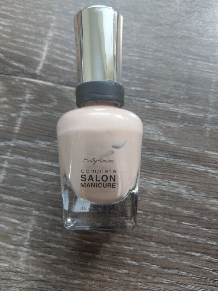 NEW! SALLY HANSEN Salon Manicure Nail Polish Lacquer in CAMELFLAGE ~ Hon... - $7.80