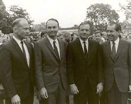 President Richard Nixon with Apollo 11 Astronauts at White House Photo Print - £7.01 GBP