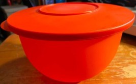 Tupperware Impressions Bowl 2.5L / 10 Cups Orange W/ Sealable Lid Mixing... - $14.89