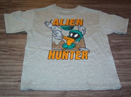 KIDS CHILDREN&#39;S MARVIN THE MARTIAN Alien Hunter CABELA&#39;S T-shirt SMALL NEW - $14.85