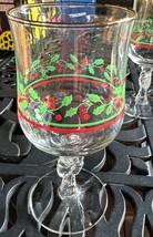 Arby&#39;s Libbey Holly Berry Christmas Set of 4 Glasses Bow Stem 12 oz. Vin... - $372.63 MXN