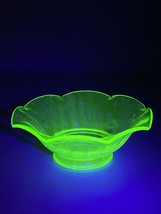 Vintage 7&quot; Uranium Depression Green Glass Candy Dish Bowl - £42.45 GBP