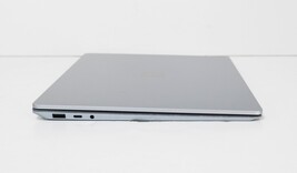 Microsoft Surface Laptop 4 13.5” Core i7-1185G7 16GB 512GB SSD - Ice Blue image 9
