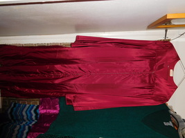  Dark Red Burgundy Graduation Robe Gown Size 52 - £15.95 GBP