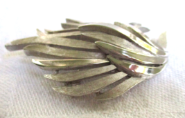 Trifari Crown Feather Pin Brooch Brushed and Polished Textures Signed 60&#39;s - £14.93 GBP