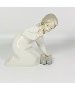 Retired VTG Lladro’ Little Girl With Slippers Porcelain Figurine Made 19... - £34.87 GBP