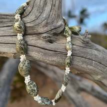 Hawaiian Store Genuine Green Paua Abalone with Mongo Shell Lei Necklace - $28.98