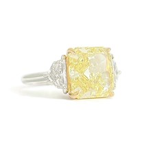 Authenticity Guarantee 
GIA Fancy Yellow Radiant 3-Stone Diamond Engagement R... - £91,224.34 GBP