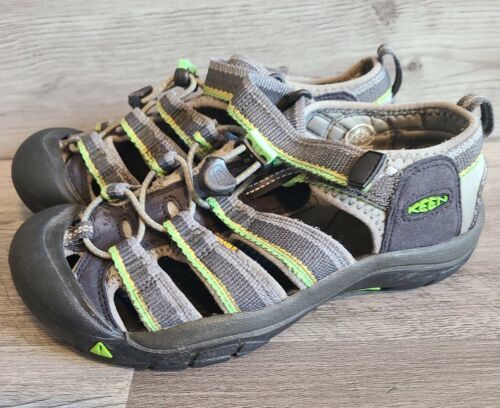 Primary image for Keen Newport H2 Kids 3 Boys Girls Gray Green Water Hiking Sport Sandals 1014266